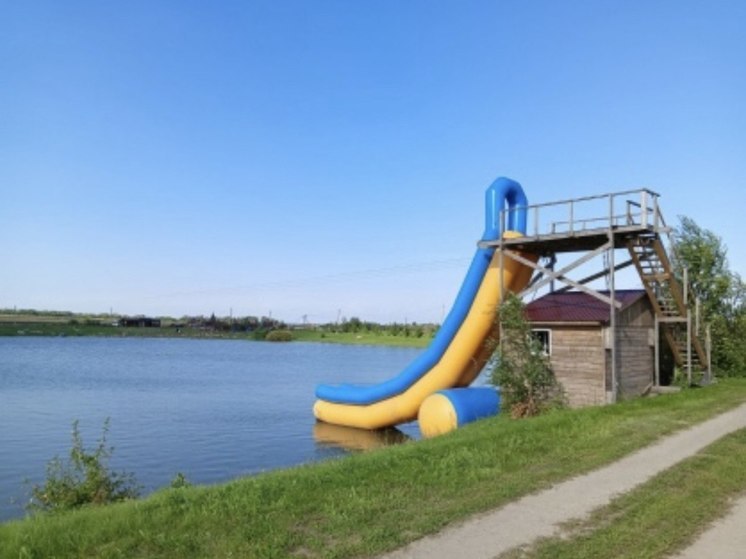 В Пензенской области подросток скатился с надувной горки и утонул