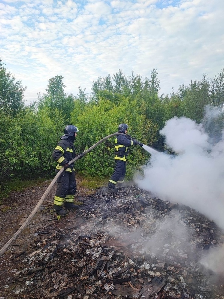 Пиломатериалы загорелись в районе Ковдора