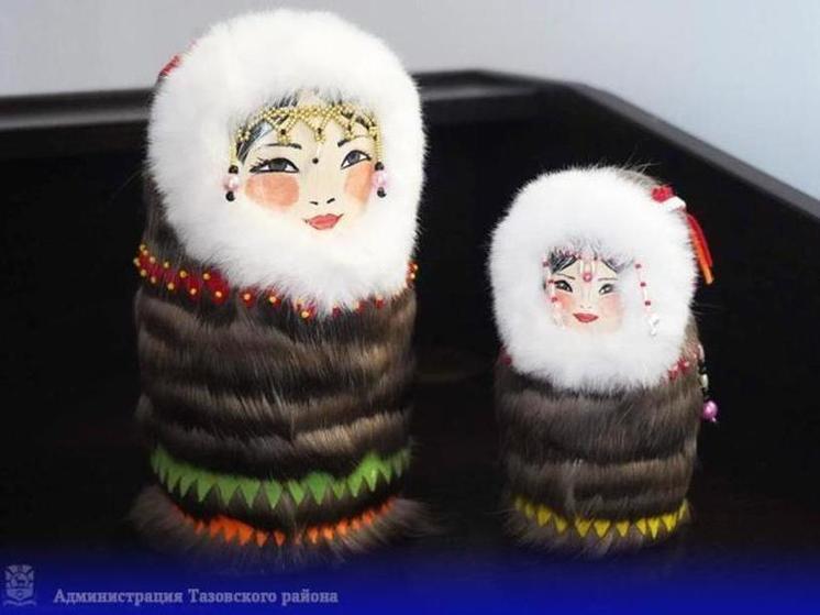 Супруги из Тазовского запустят производство кукол в национальной одежде северян