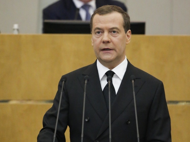 Медведев: решение МУС об аресте Путина является неисполнимым и опасным для мира