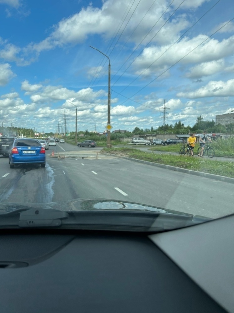 Ловушка поджидает водителей на проспекте в Петрозаводске