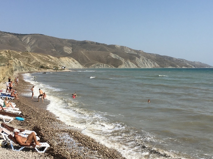 Море унесло девушку на SUP-борде из Коктебеля в Орджоникидзе