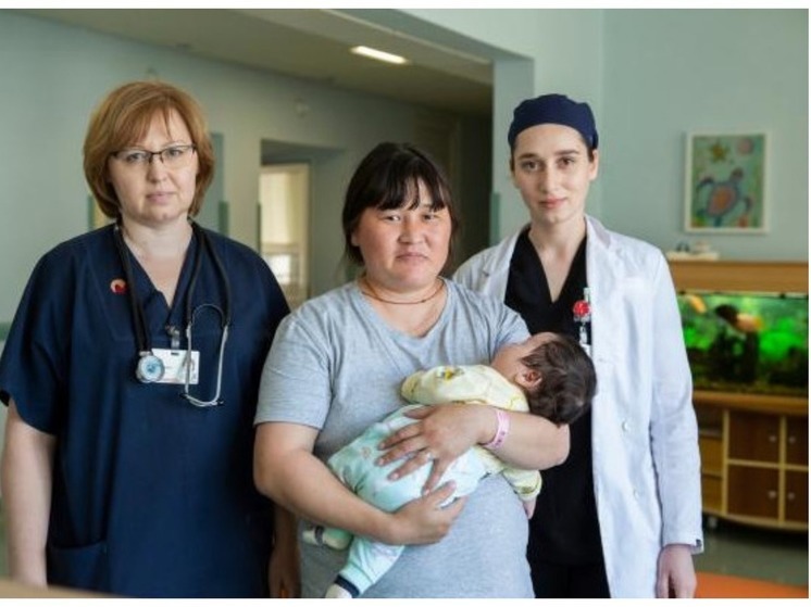 В Новосибирске врачи двух клиник впервые в России спасли младенца с редчайшей сосудистой патологией
