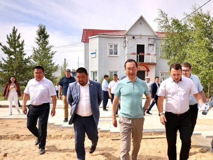 Глава Якутии проверил ход благоустройства города Олекминска