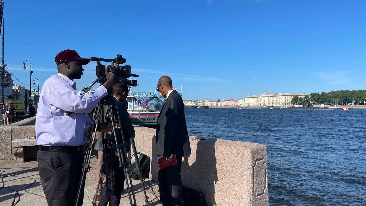Десятки камер и зарубежные гости: как Петербург готовится к параду ВМФ