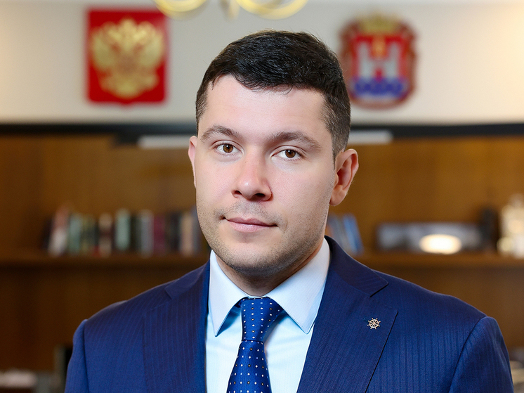 Губернатор Антон Алиханов поздравил моряков