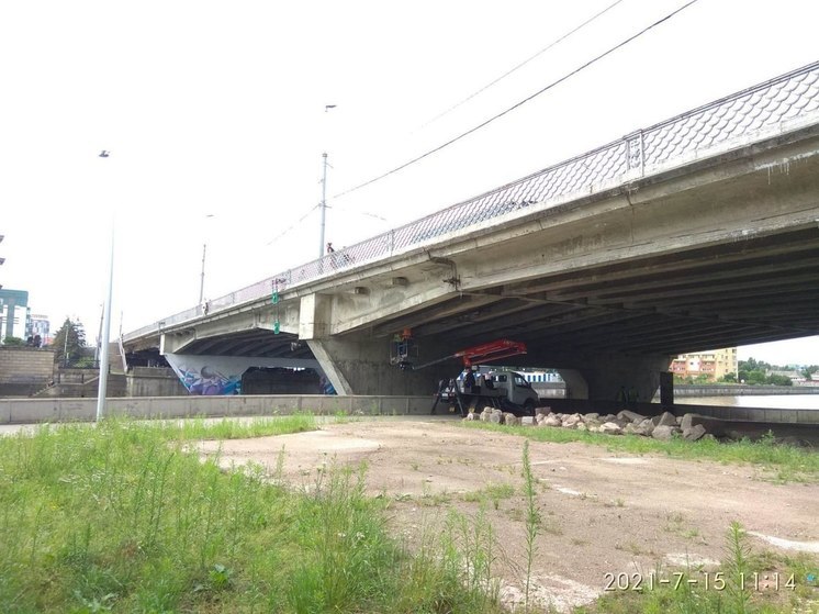 Власти Калининграда пока не готовы снести эстакадный мост