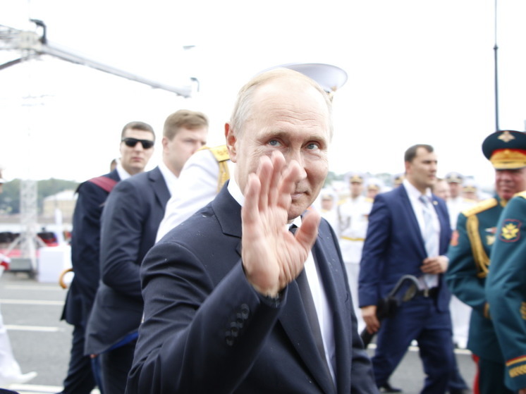 Президент России попрощался участниками саммита «Россия – Африка» после парада ко Дню ВМФ