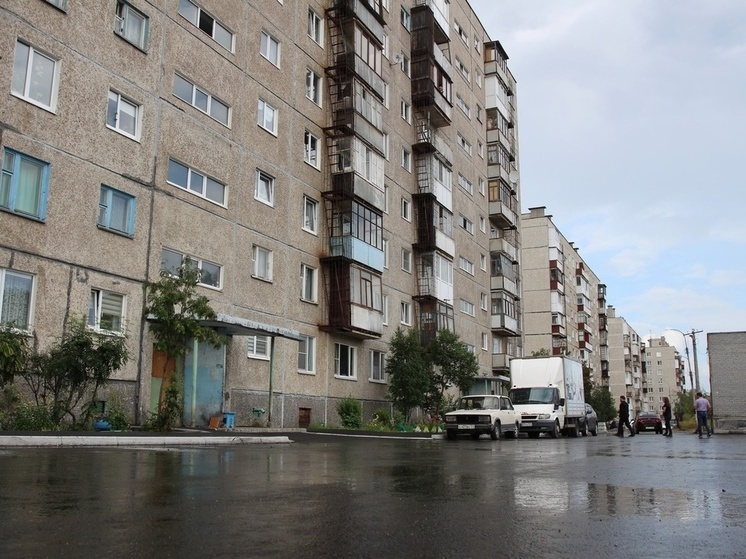 Ремонт дворов проинспектировали в Коле