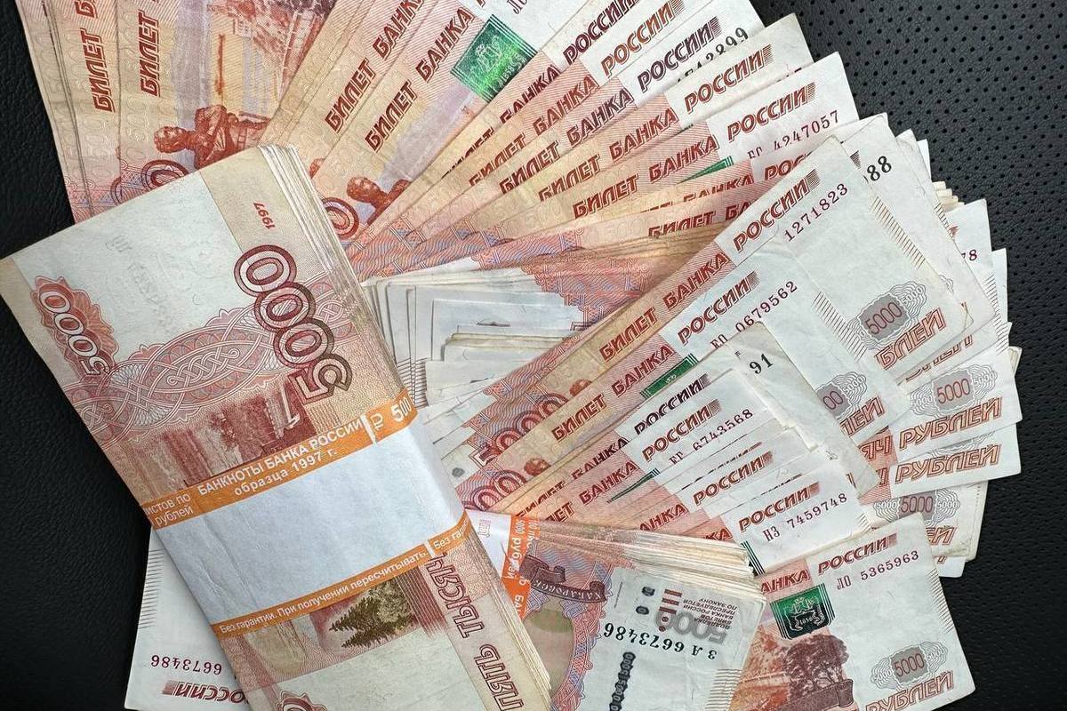 Пенсионер из Никольского потерял 165 тысяч рублей из-за «подозрительных операций» со счетом