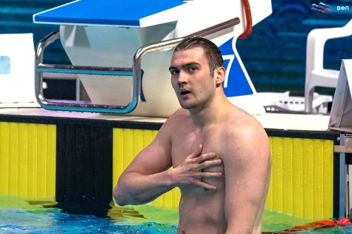 23-летний спортсмен выиграл три дистанции, два миллиона рублей и установил один мировой рекорд.