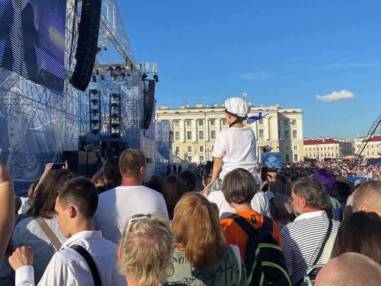 В Петербурге прошел концерт группы «Эскадрон» в рамках празднования Дня ВМФ