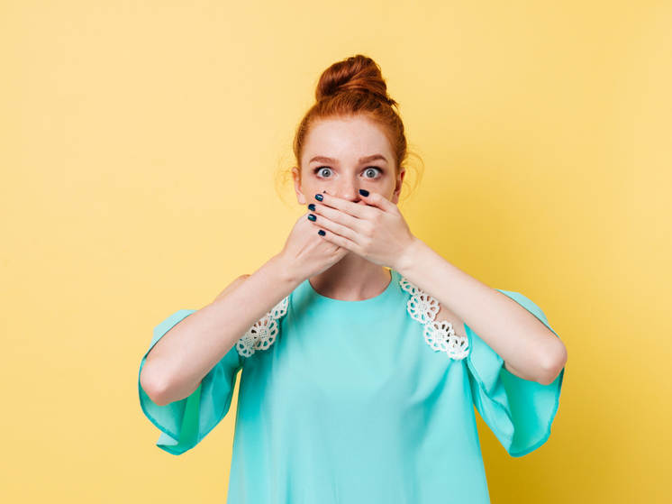 Медики рассказали о неожиданной причине плохого запаха изо рта