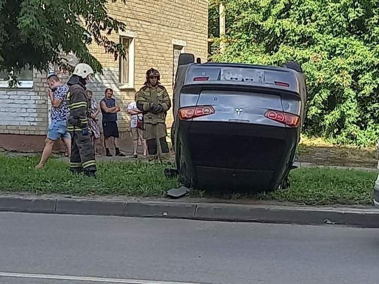 Жуткое ДТП на Калинина в Пензе: Mitsubishi приземлился на крышу