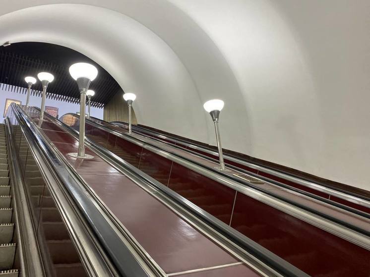 Станцию метро «Невский проспект» закрыли на вход и выход