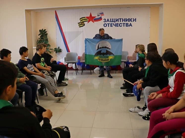 Патриотическую беседу с подростками провели росгвардейцы в Анадыре