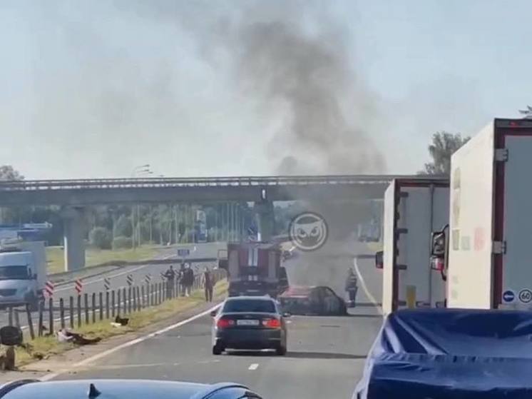 В Пензенской области на федеральной трассе загорелся легковой автомобиль