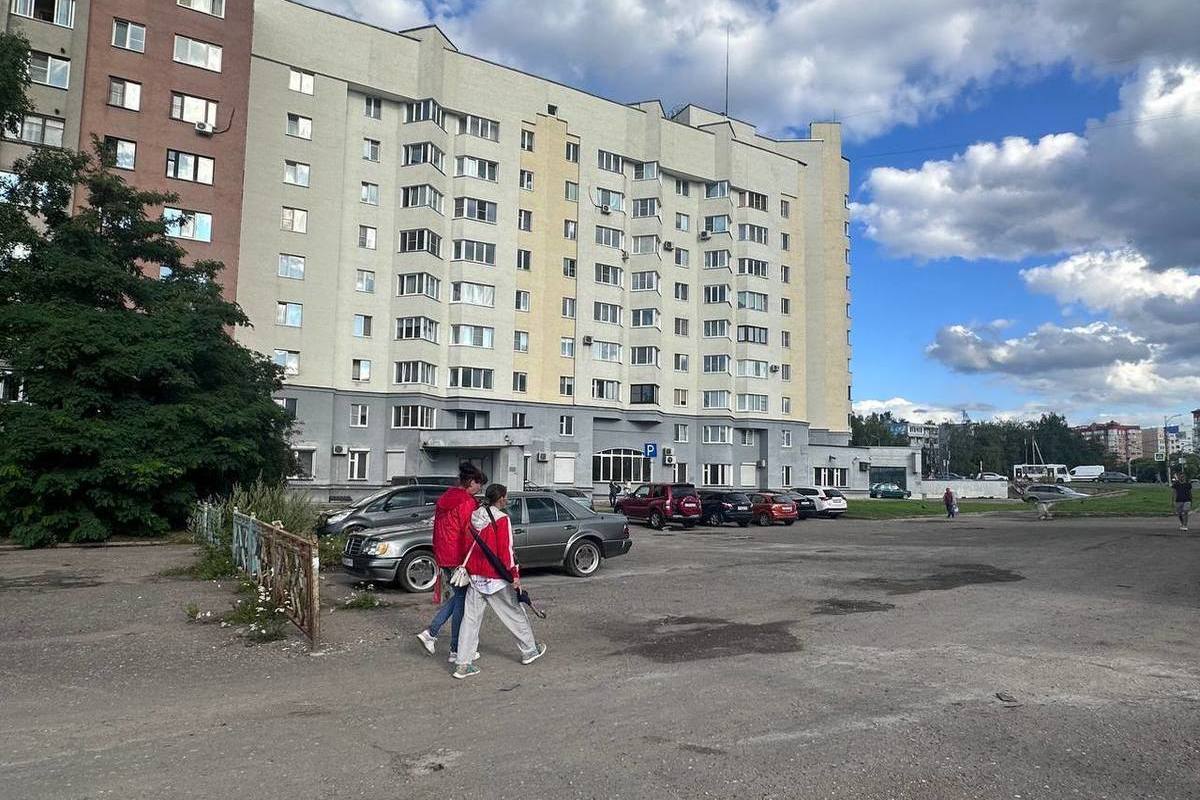 Небезопасный тротуар привлек внимание главы Пскова