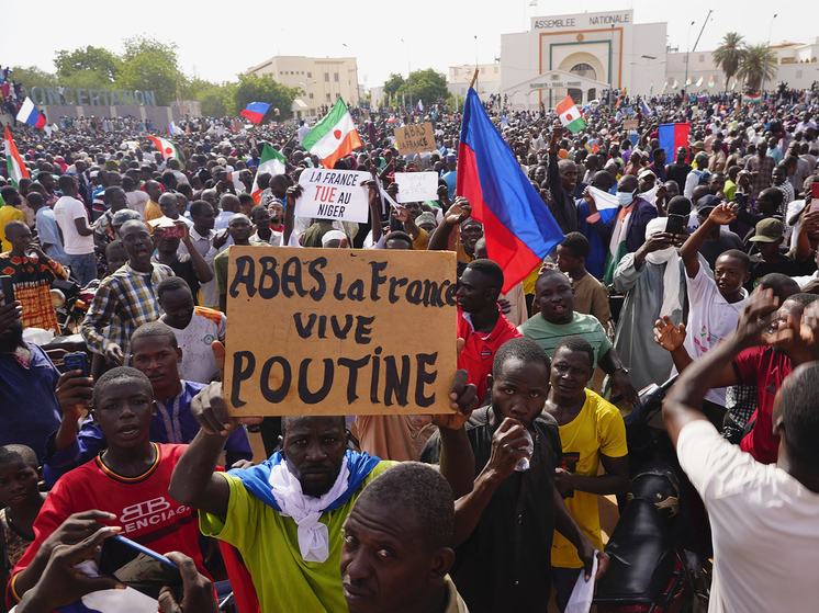 Ситуация после переворота в африканской стране накаляется