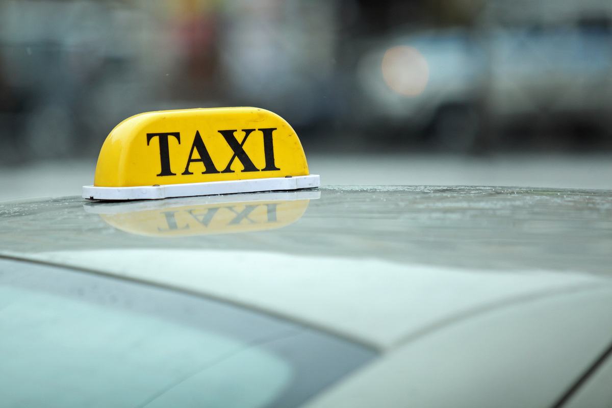 Председатель Комтранса Енокаев рассказал о новом законе о такси