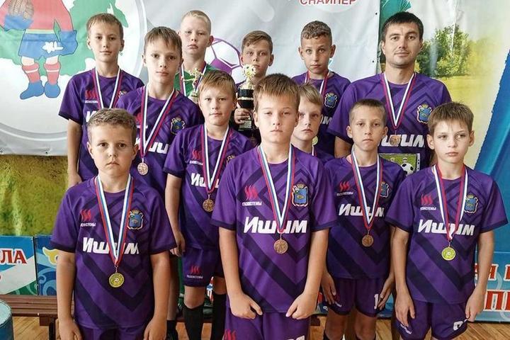 Юные тюменские футболисты завоевали награды на всероссийских соревнованиях