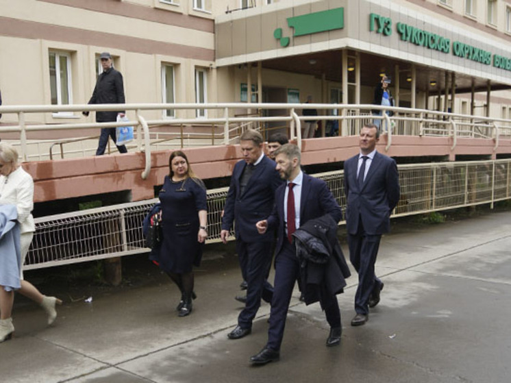 Михаил Мурашко посетил Чукотскую окружную больницу