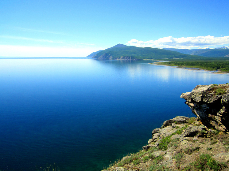 Иркутянин переплыл Байкал по всей длине за 16 дней в одиночку