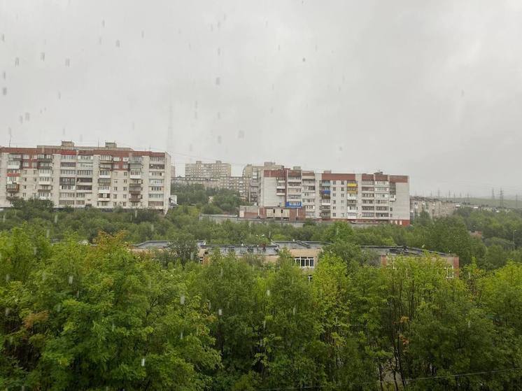Утро в Мурманске началось с сильного ливня