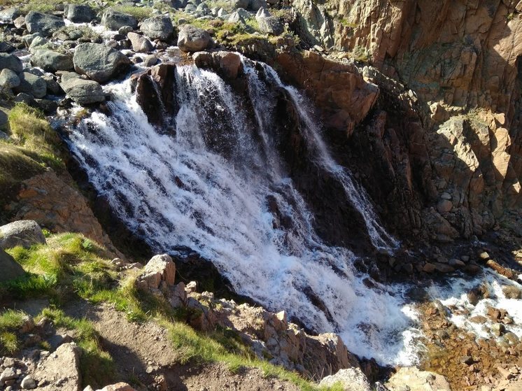 Путешествие по Териберке: самый северный – Батарейский водопад