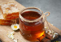 По традиции, в середине августа начинается сбор мёда
