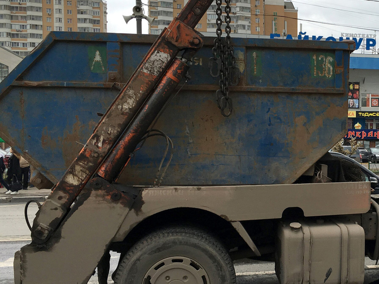 На Алтуфьевском шоссе в Москве произошла утечка загадочного вещества