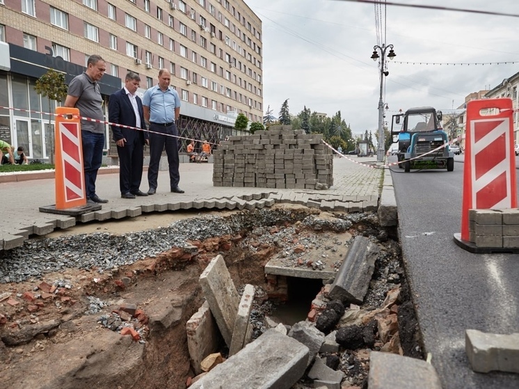 Власти Курска осмотрели пострадавшие из-за ливня объекты