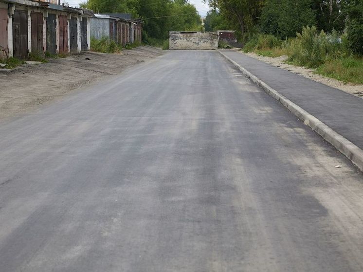 Проезд по улице Попова в Южно-Сахалинске отремонтировали после обращения в мэрию