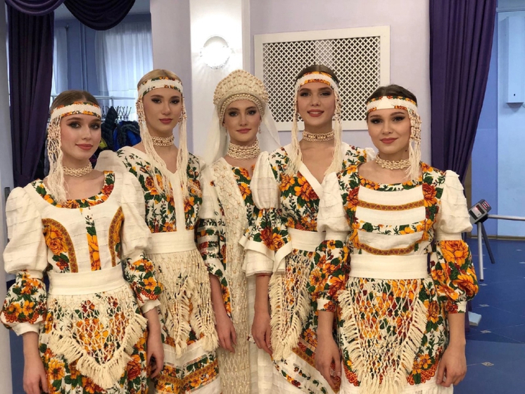 Костромскую коллекцию одежды в фолк-стиле представят на всероссийском фестивале в Вологде