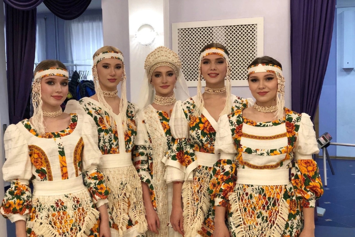 Костромскую коллекцию одежды в фолк-стиле представят на всероссийском фестивале в Вологде
