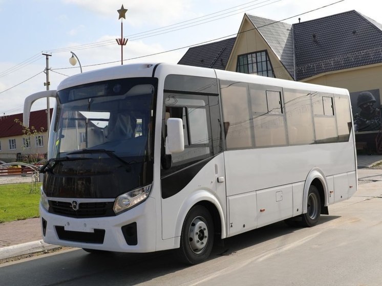 В село Мужи из Тюмени пригнали новый пассажирский автобус