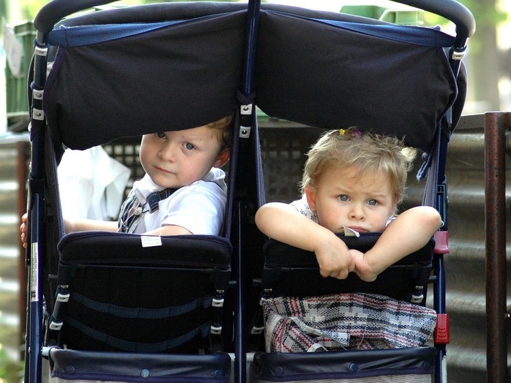 Германия — Stiftung Warentest назвал лучшие детские коляски: недорогие в лидерах
