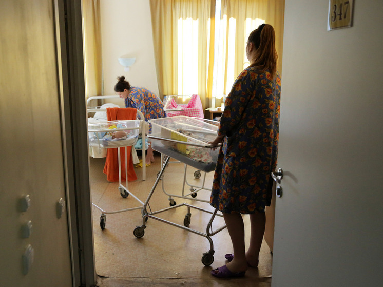 В июле в Новгородской области родилось более 300 детей