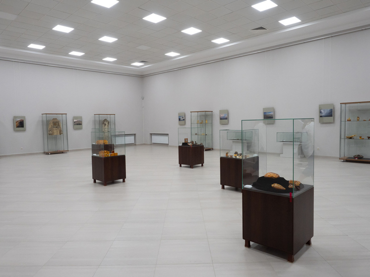 В Кабардино-Балкарии представили экспозицию из калининградского музея янтаря