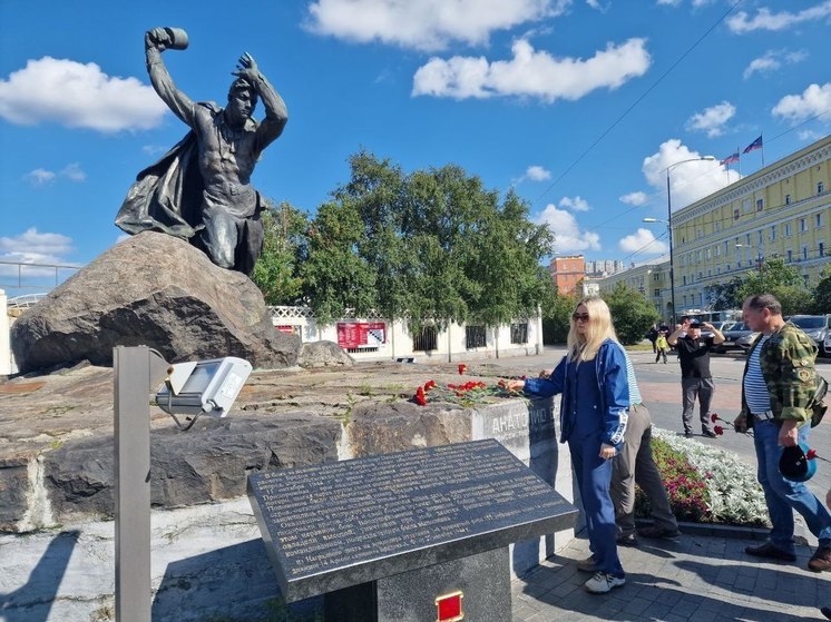 Автопробег в честь дня ВДВ прошел в Мурманске