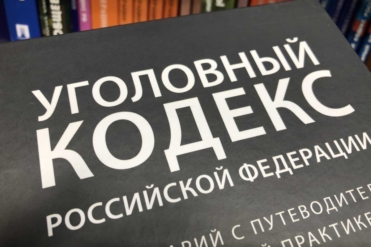 Призванные сторожить имущество в Череповце, сотрудники автостоянки обокрали своего же клиента