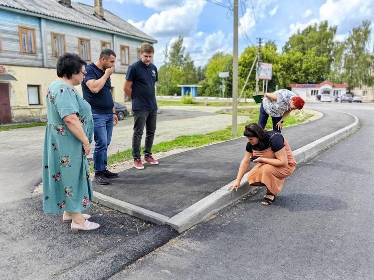 Фотофакт: ремонт двух участков дорог завершился в Острове