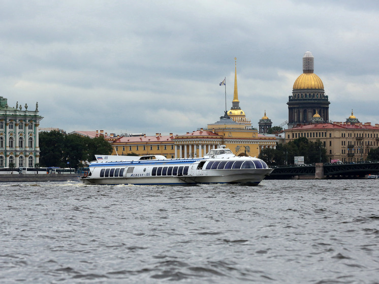 В Петербурге запустят новый туристический маршрут «Путешествие в столицу фонтанов»