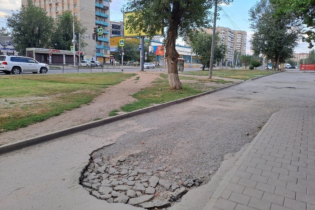 В Ростове на Северном размыло асфальт