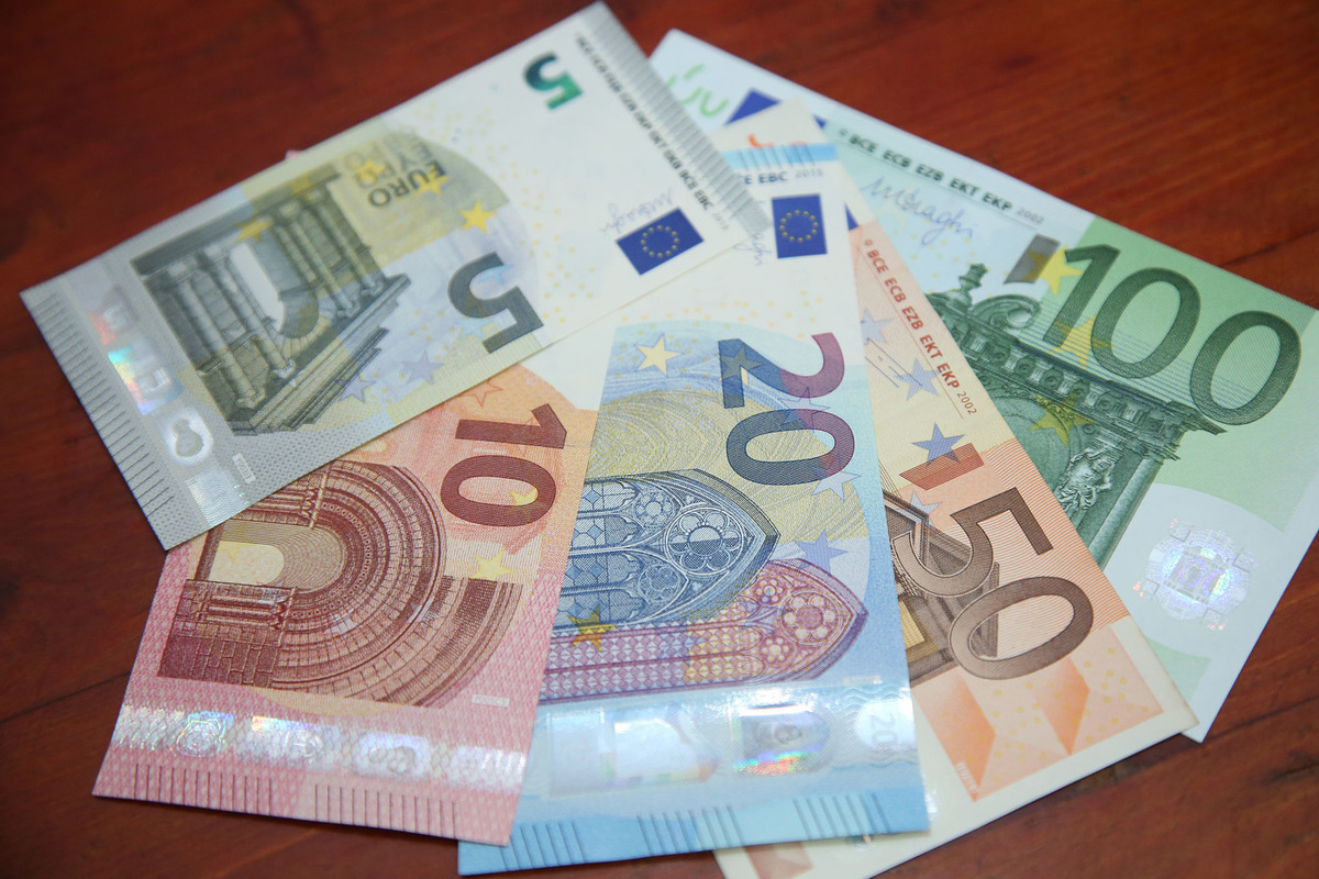Курс евро на Мосбирже впервые с марта 2022 года достиг 103 рублей