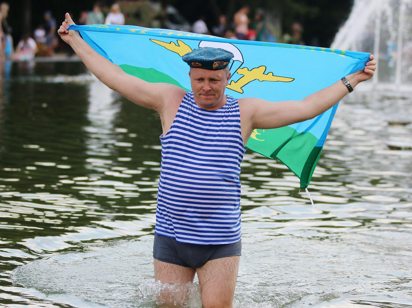 Максим Бессалый десантник