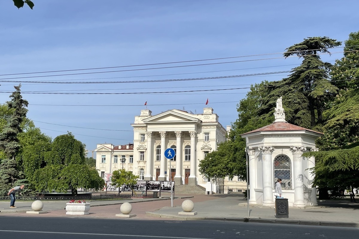 Курьеру из Севастополя грозит срок за кражу посылок