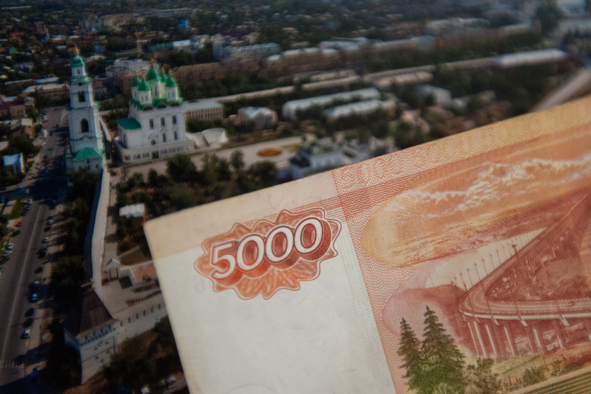 Астраханцам незаконно начислили долг свыше трех миллионов рублей