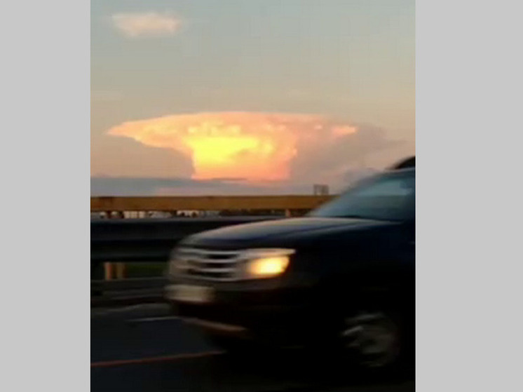 "Ядерный гриб" напугал жителей Казани