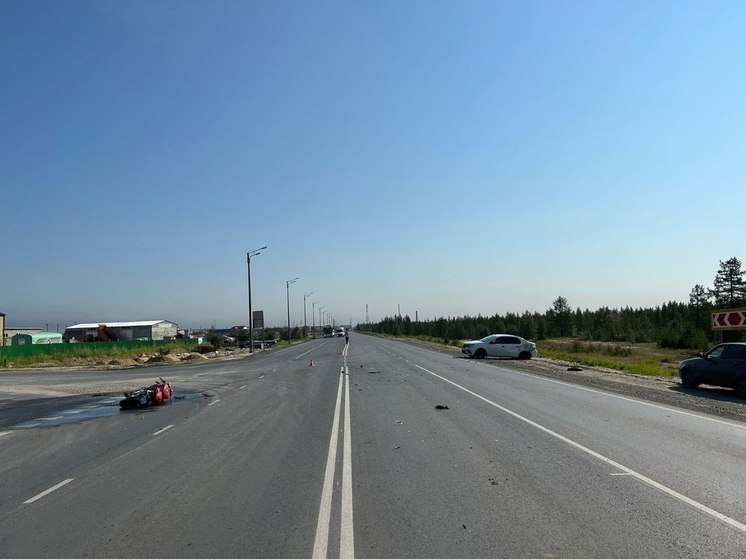 В Новом Уренгое байкер попал в больницу после ДТП с иномаркой